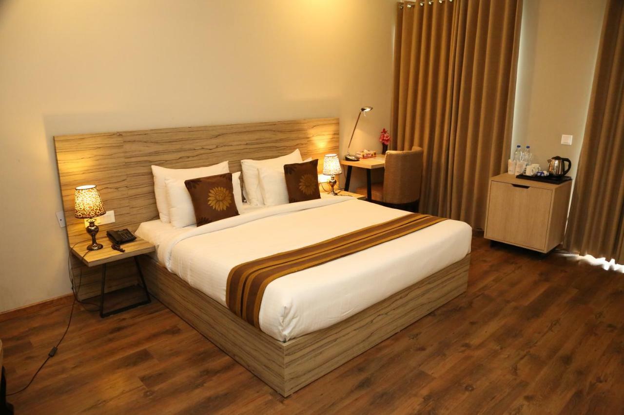 Royal Residence On Sohna Road Delhi  Luaran gambar